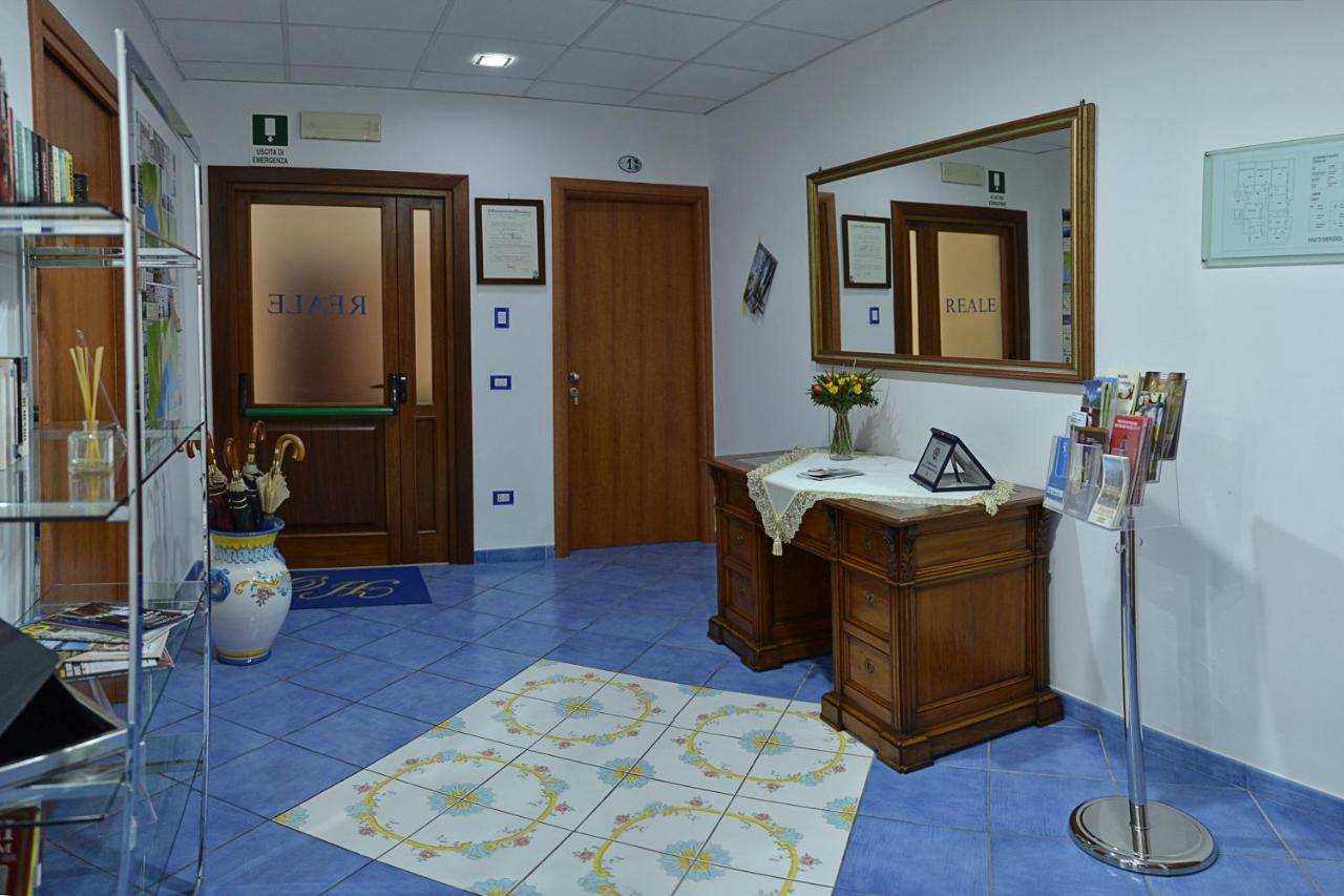 Hotel Pensione Reale مايوري المظهر الخارجي الصورة